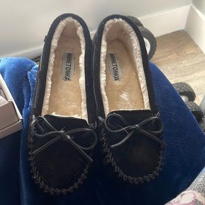 Minnetonka Cally slippers